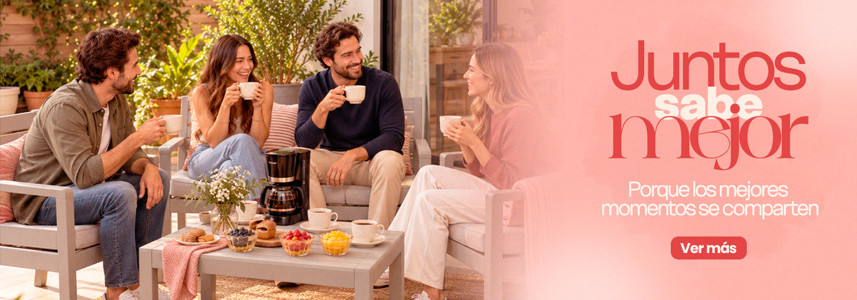 Campaña Amor y Amistad Juntos sabe mejor de Almacenes La 13, con amigos compartiendo café y comida en una reunión en casa.