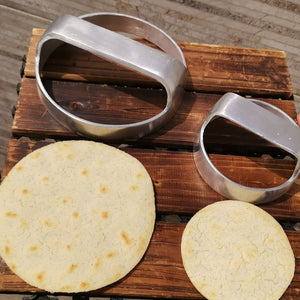 Molde Arepa con Agarradera 13 cm/ Moral