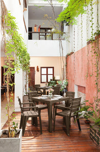 Combo Barú: Mesa + 4 Sillas con Brazos Mocca / Rimax